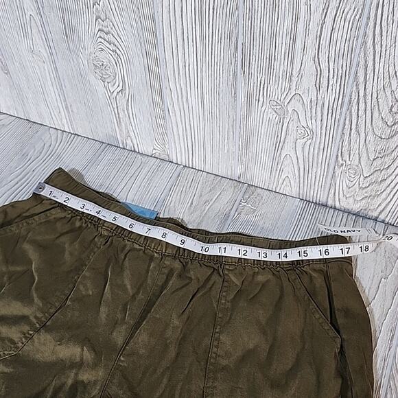 Old Navy Mid Rise Shorts Olive Green Womens Size Large NWT - Picture 7 of 10